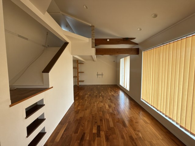 岩端町貸家の居間・リビング