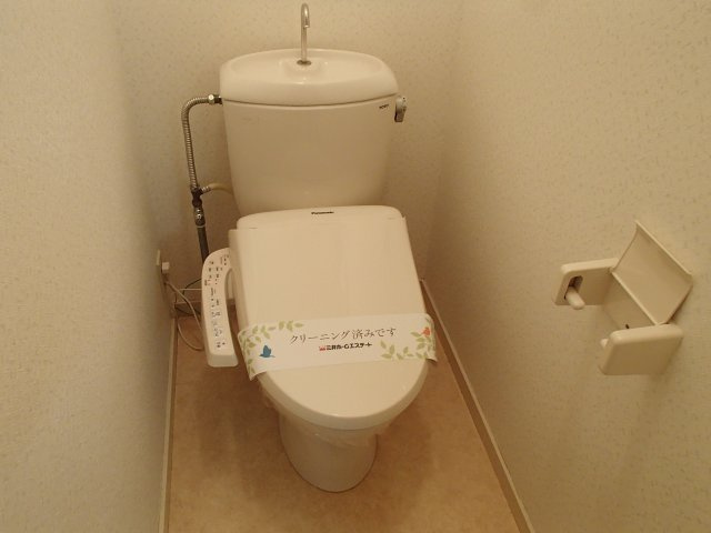 【トイレ】 | ビオス中小阪A棟 | 落ち着いた色調のトイレです