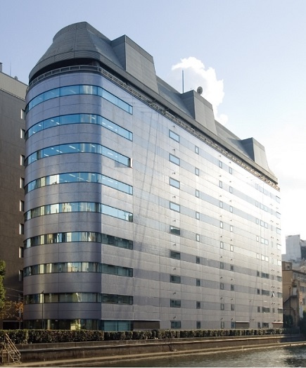 中央区新川１丁目の賃貸マンションの外観