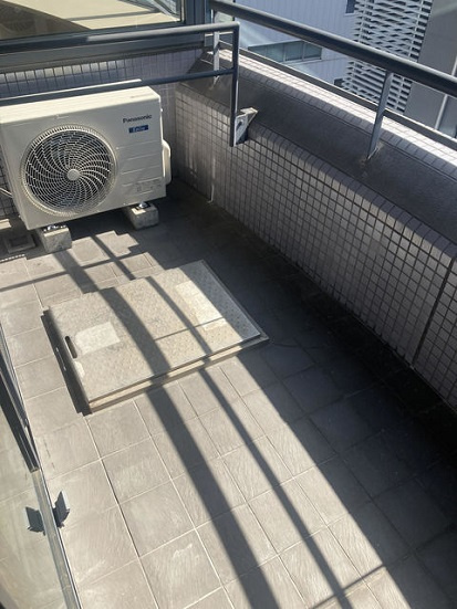 中央区新川１丁目の賃貸マンションのバルコニー