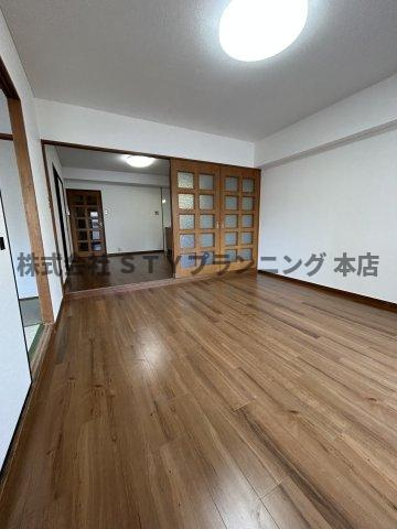 仲介手数料０円！ライオンズマンション栄の洋室