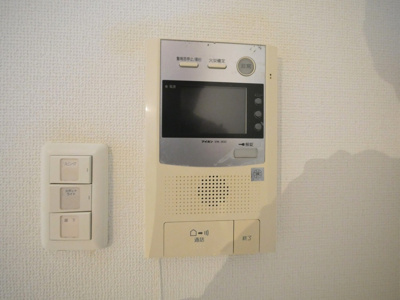 【セキュリティ】 | SERENiTE本町エコート | モニター付きインターホンです