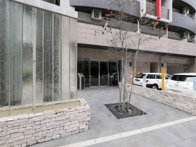 【エントランス】 | SERENiTE本町エコート | 毎日通るエントランスはこのようになっています