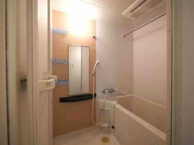 【浴室】 | SERENiTE本町エコート | きれいなお風呂です