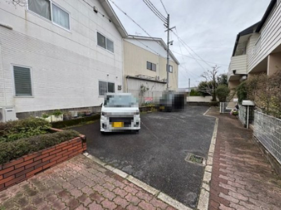 メゾンド樵雲の駐車場