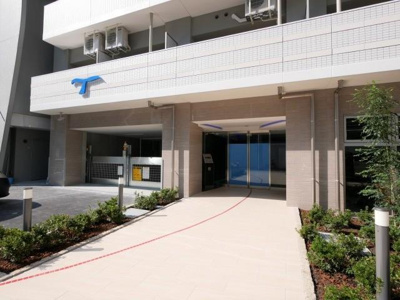 【エントランス】 | セレニテ心斎橋グランデ | 落ち着いたエントランスです