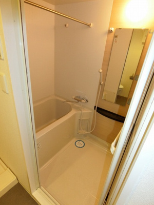 【浴室】 | SERENiTE北浜 | お風呂で日々の疲れを落としましょう