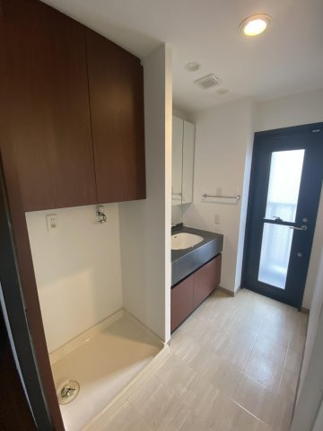 クイーンズプラザ久留米中央の洗面所|広い洗面スペースです★