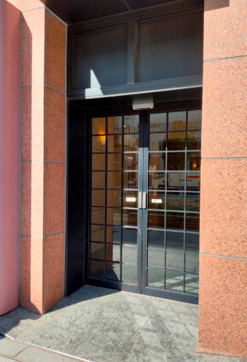 御堂筋ミナミビルのエントランス|毎日通るエントランスはこのようになっています