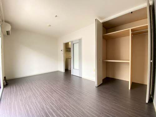 フローラル舟入南の居間・リビング