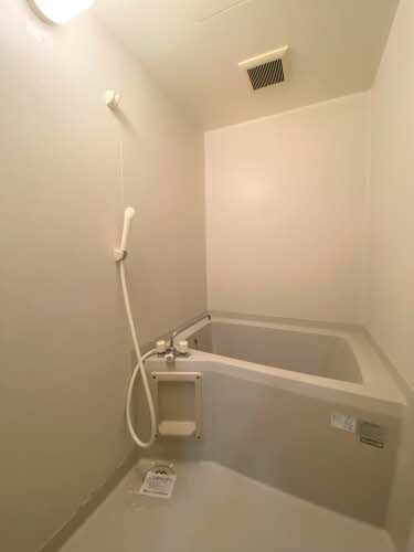 フローラル舟入南の浴室