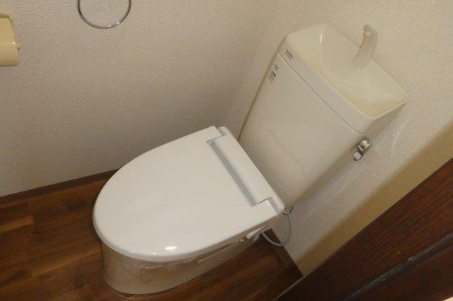 コーポサンライトⅠのトイレ|ウォシュレット新設