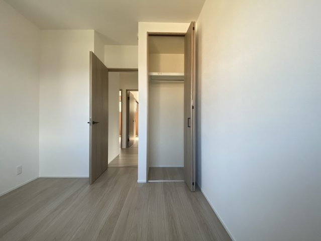 マ・メゾン　佐伯区五日市中央5丁目　№101の収納|洋室4.6帖内
クローゼット