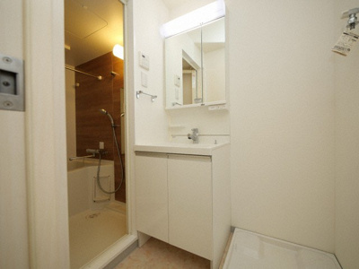 【独立洗面台】 | スプランディッド淀屋橋DUE | 独立洗面化粧台が付いています