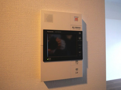 【セキュリティ】 | スプランディッド淀屋橋DUE | モニター付きインターフォンです