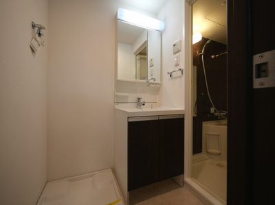 【独立洗面台】 | スプランディッド淀屋橋DUE | 独立洗面化粧台が付いています