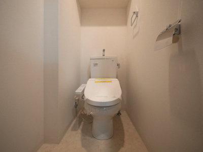 【トイレ】 | スプランディッド淀屋橋DUE | 落ち着いた色調のトイレです