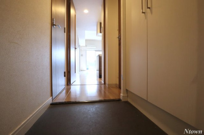 【玄関】 | プレサンス栄ライズ | シンプルで使いやすい玄関です