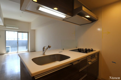 【キッチン】 | プレサンス栄ライズ | キッチンでお料理をお楽しみください