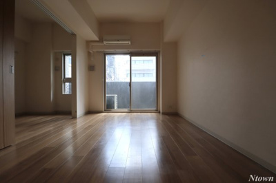 【居間・リビング】 | プレサンス栄ライズ | ゆったりとしたリビングです