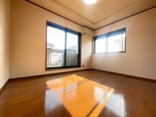 東吉田1080の洋室