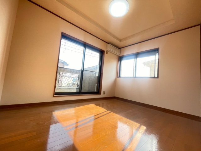 東吉田1080の洋室