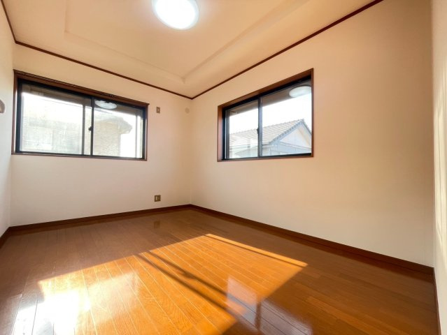 東吉田1080の洋室