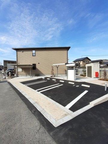 フローラⅠの駐車場