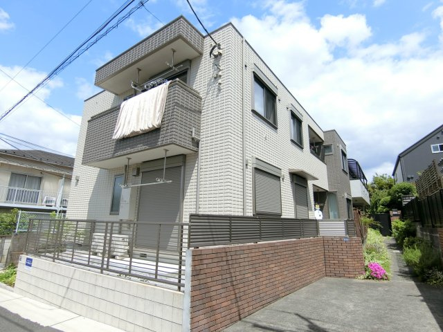 メゾンゆりの木の外観