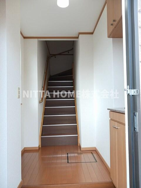 サンヒルズＢの玄関|十分なスペースの玄関です(^^♪