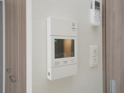 【セキュリティ】 | アヴェニール北浜 | モニター付きインターフォンです