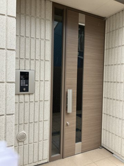 【エントランス】 | オートロック付きでセキュリティ面も安心♪