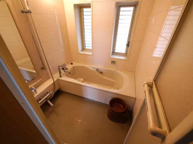 横島売家の浴室