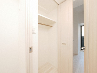 【収納】 | S-RESIDENCE堺筋本町Uno | 大きなものも収納できそうです