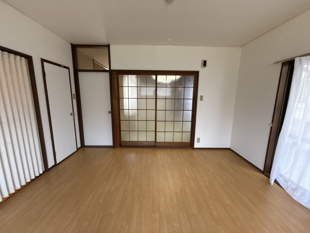 土山4丁目戸建の居間・リビング