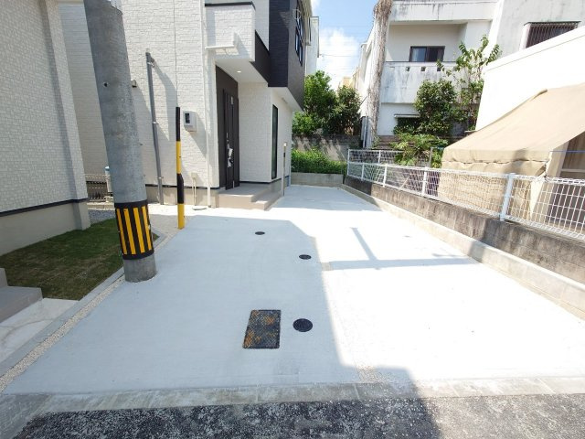 ★★沖縄市大里３期-４号棟（全４棟）の駐車場|【現地撮影】2025.3月
いつでもご案内できます♪
