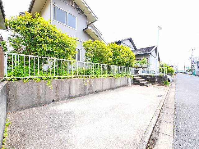 中村一戸建の駐車場