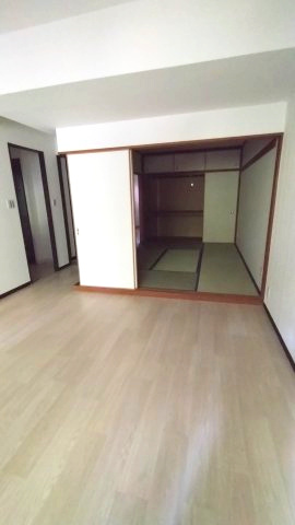 アドリーム石切山手の居間・リビング