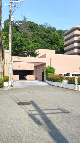 アドリーム石切山手の駐車場