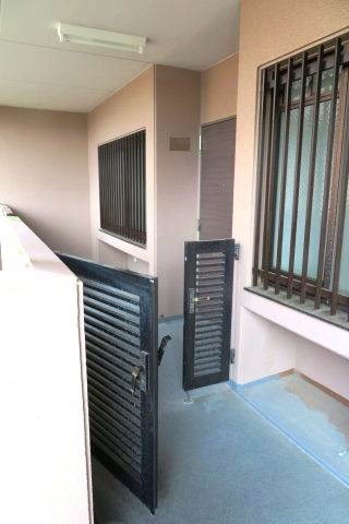 アドリーム石切山手の玄関