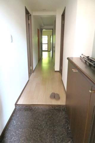 アドリーム石切山手の玄関