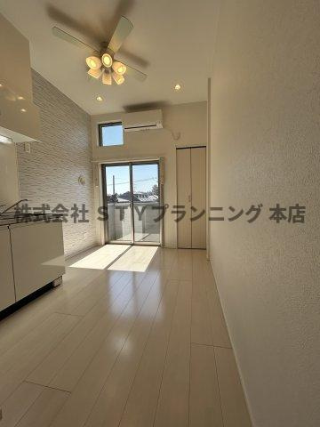 仲介手数料０円！グランツ六番町の居間・リビング