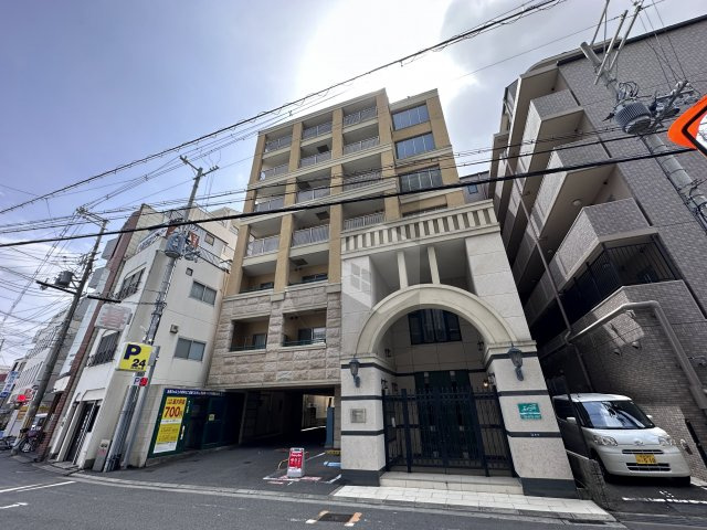 サイプレス小阪駅前の外観