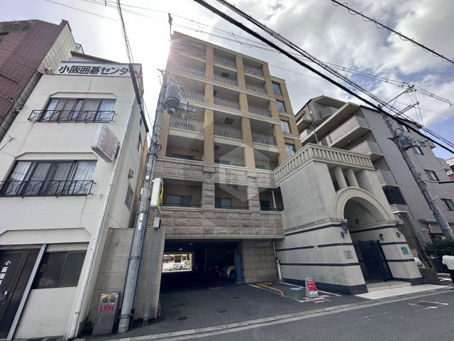 サイプレス小阪駅前の外観