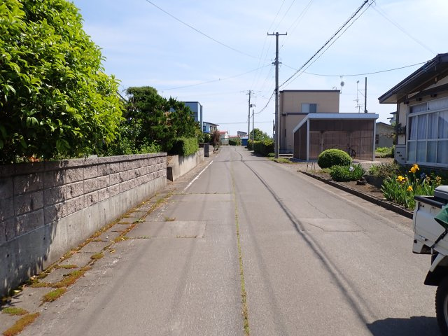 【前面道路含む現地写真】 | 黒石市大字牡丹平　土地