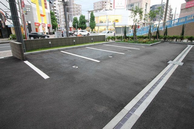 【駐車場】