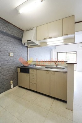 【キッチン】 | アザレアハイツ江崎 | キッチンでお料理をお楽しみください※別号室の写真になります。