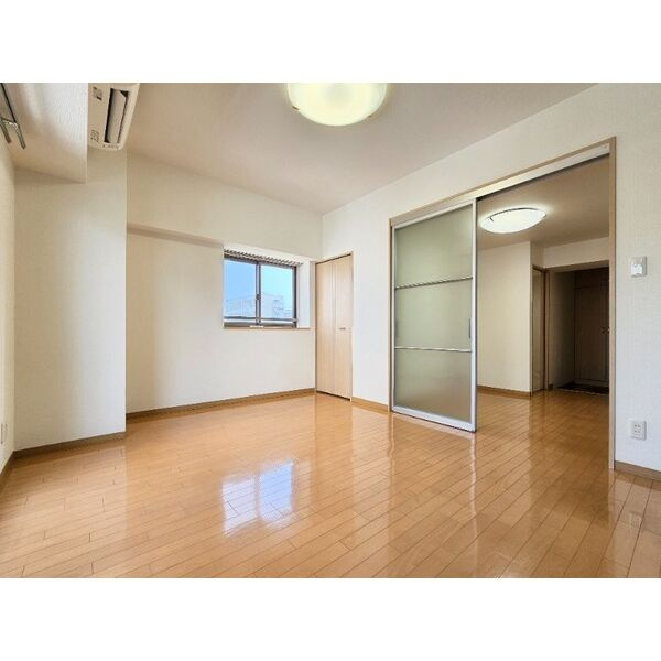 プロビデンス栄南の居間・リビング