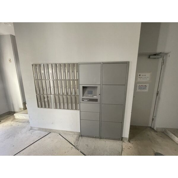 リエス東別院のエントランス