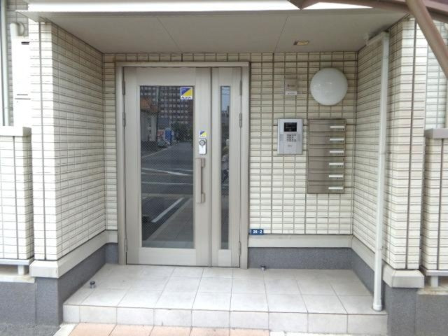 リヴェールKのエントランス